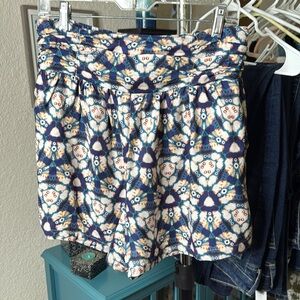 Anthropologie Patterned Blue and White Shorts Size M